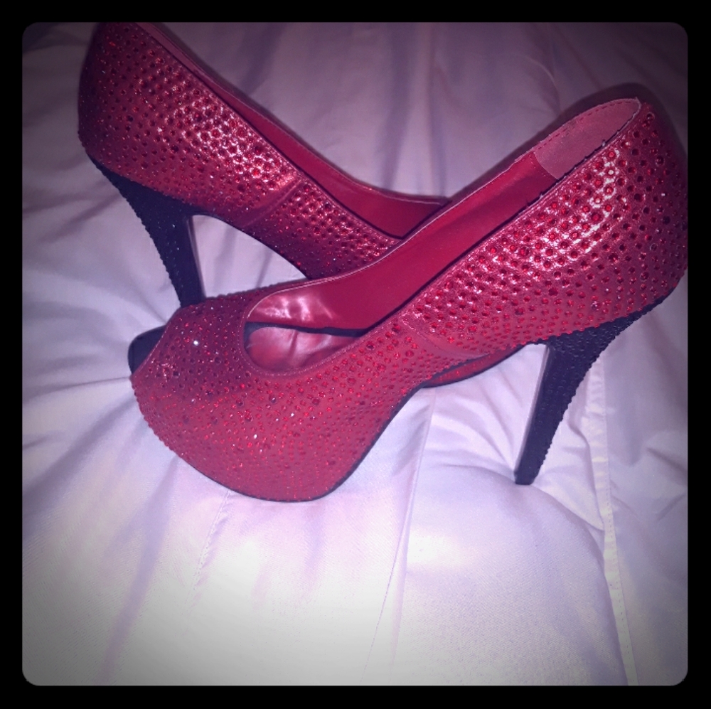 Stilletto pumps